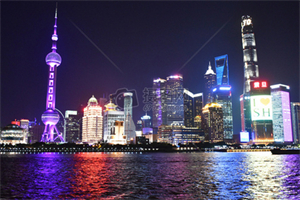 老上海的夜景与新生代的对比